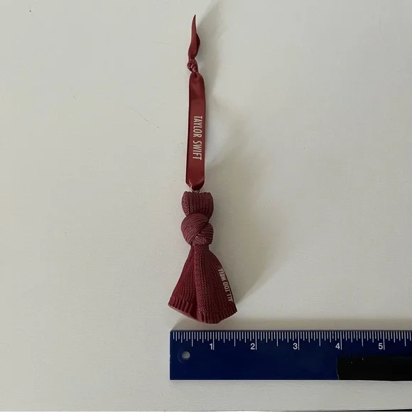 NWT Taylor Swift "All Too Well" Scarf Ornament - Picture 14 of 14